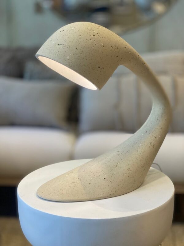 Lampe à poser design ivoire - Matins du monde